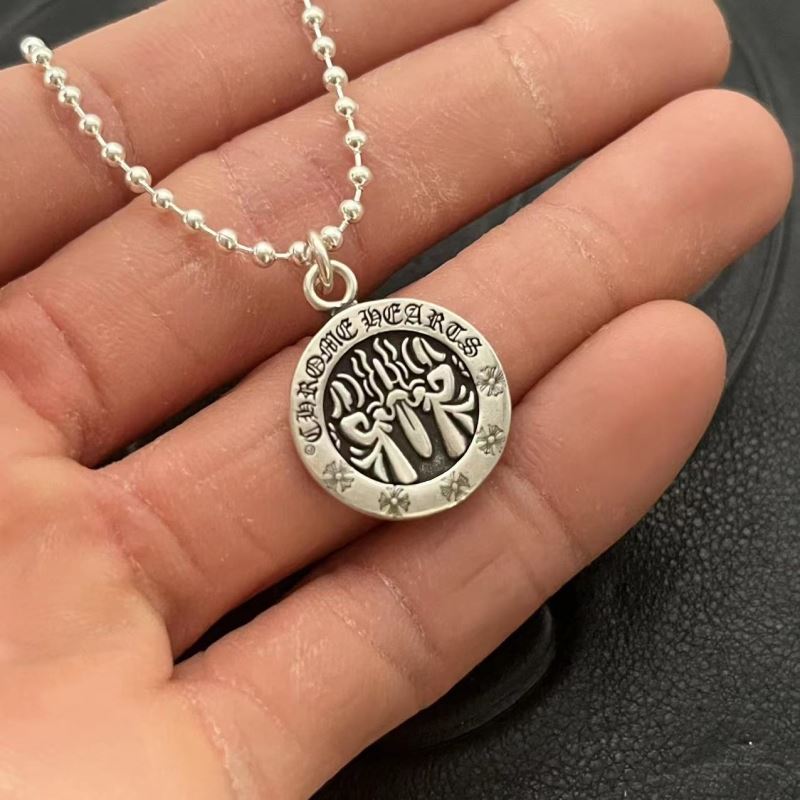Ch*0me He**ts necklaces